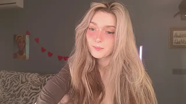 Snapshot of BellaSink chatting on March 26, 2026, 5:35 am BellaSink online show from March 26, 2026, 5:35 am