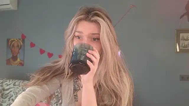 Snapshot of BellaSink chatting on March 28, 2026, 5:40 am BellaSink online show from March 28, 2026, 5:40 am