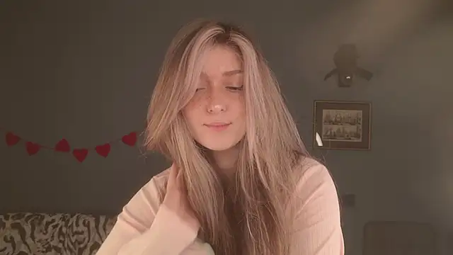 Snapshot of BellaSink chatting on April 11, 2026, 5:34 am BellaSink online show from April 11, 2026, 5:34 am