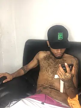 AXionX online show from December 1, 2025, 4:23 pm