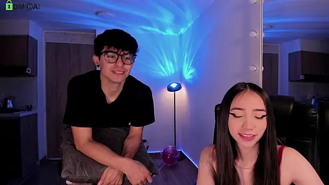 Snapshot of Mikeyvioleta_ chatting on March 1, 2026, 9:00 am Mikeyvioleta online show from March 1, 2026, 9:00 am