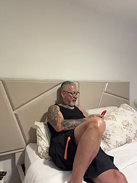 roygomez online show from October 17, 2025, 5:04 pm