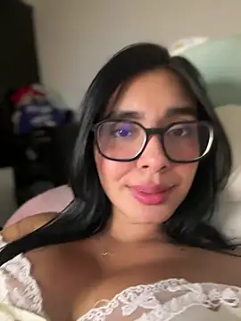 MiaSofia   online show from April 9, 2026, 6:19 am