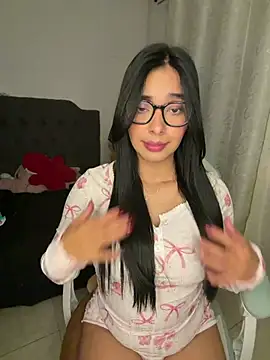 MiaSofia   online show from April 29, 2026, 2:04 am