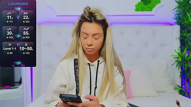 AriannaSins online show from February 3, 2025, 1:30 pm