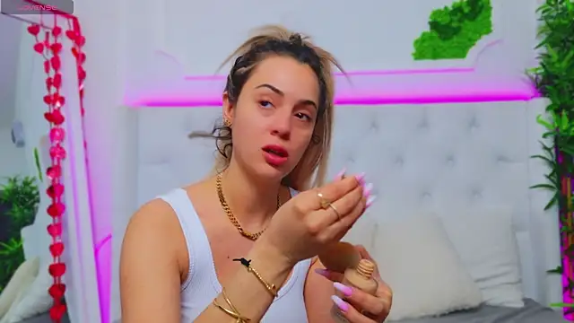 AriannaSins online show from March 22, 2025, 5:39 am