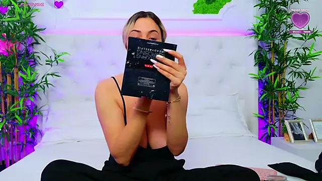 AriannaSins online show from October 3, 2025, 4:48 pm