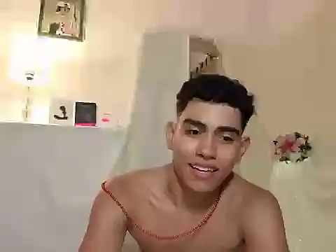 Snapshot of Yamilk101 chatting on October 26, 2025, 3:23 am Yamilk101 online show from October 26, 2025, 3:23 am