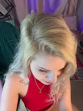 Snapshot of cold_blondie chatting on July 10, 2026, 5:01 am cold blondie online show from July 10, 2026, 5:01 am