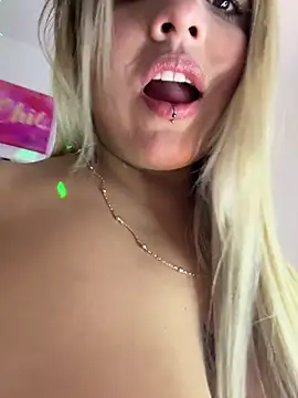 Snapshot of _Ninasanz chatting on February 10, 2026, 2:48 am Ninasanz online show from February 10, 2026, 2:48 am