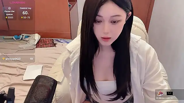 xiaolu8 online show from October 15, 2025, 10:10 pm