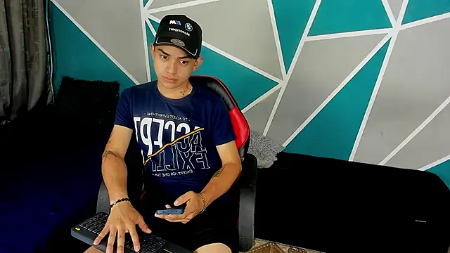 Snapshot of Ruiz2416 chatting on October 22, 2025, 11:32 am Ruiz2416 online show from October 22, 2025, 11:32 am