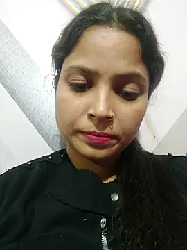 Anshika1431 online show from November 20, 2025, 4:40 pm