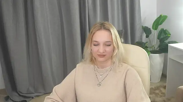 Snapshot of IngridGotto chatting on October 21, 2025, 2:40 pm IngridGotto online show from October 21, 2025, 2:40 pm