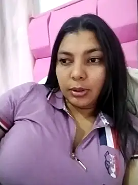 Snapshot of MyaShy chatting on February 2, 2026, 6:06 pm MyaShy online show from February 2, 2026, 6:06 pm