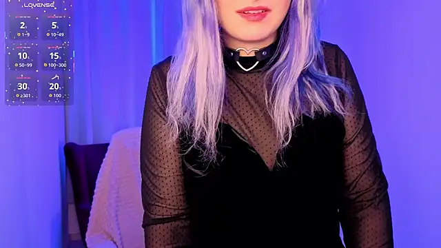 AleksaDivine online show from November 4, 2025, 9:36 pm