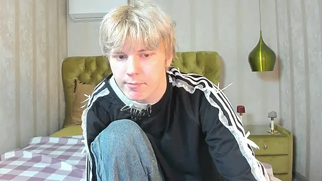 KevinMilky online show from October 17, 2025, 2:41 pm