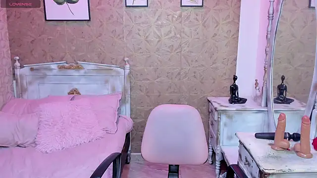 Sara clk online show from March 27, 2026, 7:13 pm