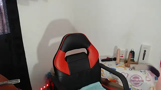 Snapshot of Meganlove2 chatting on October 17, 2025, 6:10 pm Meganlove2 online show from October 17, 2025, 6:10 pm