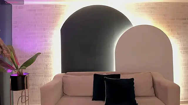 Snapshot of ChristineFord_ chatting on October 28, 2025, 3:04 pm ChristineFord  online show from October 28, 2025, 3:04 pm