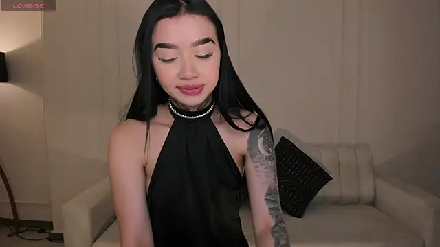 MeganCross1 online show from November 14, 2025, 4:00 am