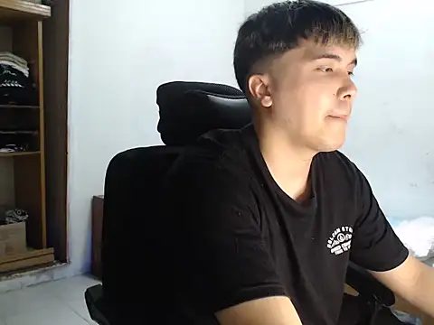 CuteAlexBoy online show from February 6, 2026, 3:48 pm