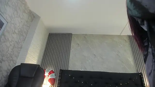 camila  bouzas online show from December 16, 2025, 7:52 pm