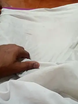 Snapshot of bullamon6549 chatting on October 29, 2025, 5:47 pm bullamon6549 online show from October 29, 2025, 5:47 pm