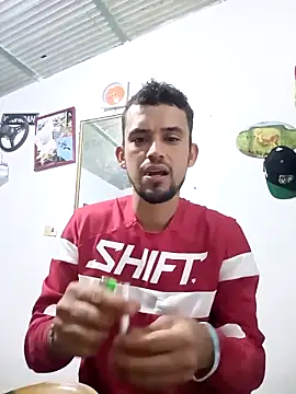 Snapshot of Crisjo29 chatting on March 2, 2026, 2:47 am Crisjo29 online show from March 2, 2026, 2:47 am