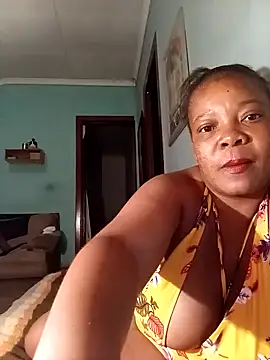 boobsqueenxo online show from February 5, 2026, 6:01 pm