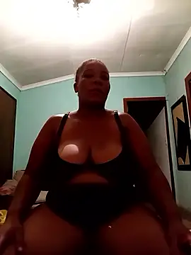 boobsqueenxo online show from February 19, 2026, 9:11 pm