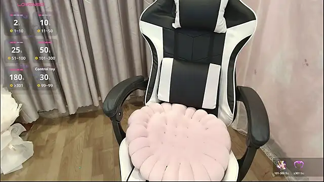 Snapshot of Namie_Chan chatting on October 17, 2025, 3:14 pm Namie Chan online show from October 17, 2025, 3:14 pm