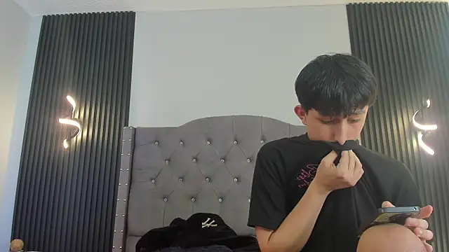 hoot booys  online show from March 21, 2026, 8:56 pm