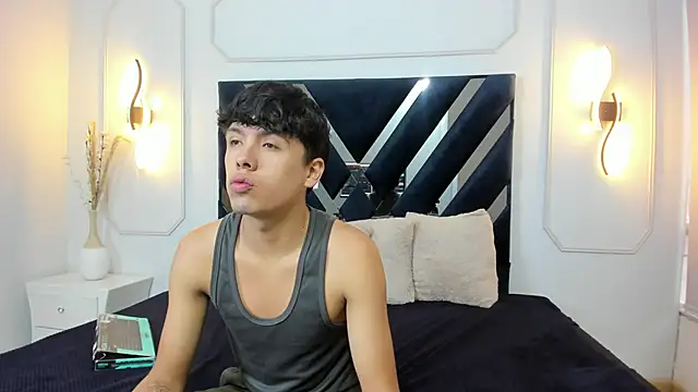 hoot booys  online show from March 30, 2026, 8:43 pm