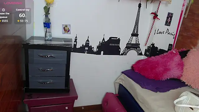 petite coral online show from March 29, 2026, 3:17 am