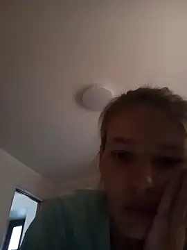 Snapshot of Coare_Cindy chatting on October 31, 2025, 11:44 am Coare Cindy online show from October 31, 2025, 11:44 am