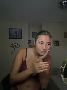 LaceyMilliexoxo online show from November 16, 2025, 12:55 pm