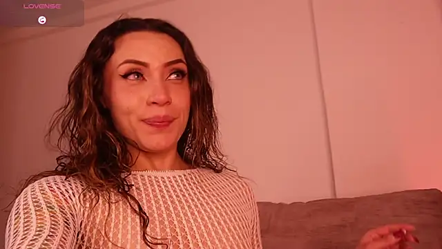 lara bombshelll online show from October 26, 2025, 11:42 pm