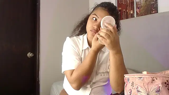 Snapshot of miel_alisha chatting on January 17, 2026, 12:43 pm miel alisha online show from January 17, 2026, 12:43 pm