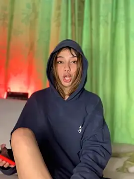 MiaaCute- online show from October 22, 2025, 9:03 pm