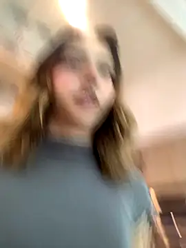 MiaaCute- online show from December 14, 2025, 3:39 pm