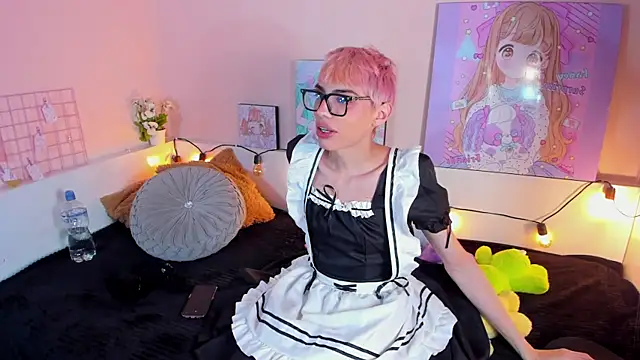 Strawberry Kitty  online show from November 2, 2025, 3:31 am