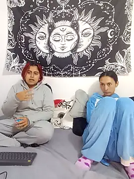 Snapshot of emily_n_abby chatting on February 5, 2026, 1:05 pm emily n abby online show from February 5, 2026, 1:05 pm