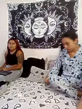 Snapshot of emily_n_abby chatting on February 10, 2026, 2:10 pm emily n abby online show from February 10, 2026, 2:10 pm