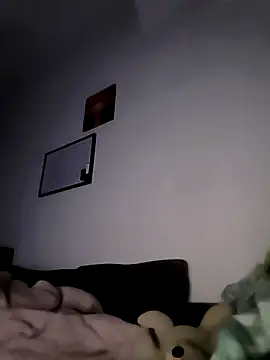 Snapshot of curvygirrlll chatting on October 29, 2025, 9:49 pm curvygirrlll online show from October 29, 2025, 9:49 pm