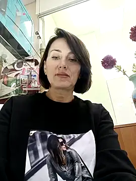 Luna 7777 online show from October 28, 2025, 2:42 pm