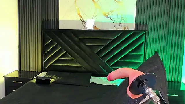 Halleyrosse online show from October 24, 2025, 12:01 pm