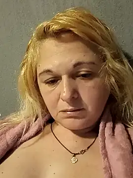 Snapshot of Catallita69 chatting on October 18, 2025, 9:37 pm Catallita69 online show from October 18, 2025, 9:37 pm