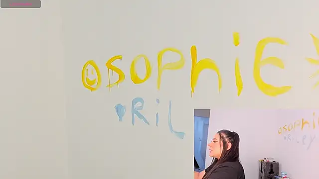 Snapshot of RileySwett chatting on October 18, 2025, 1:19 am RileySwett online show from October 18, 2025, 1:19 am