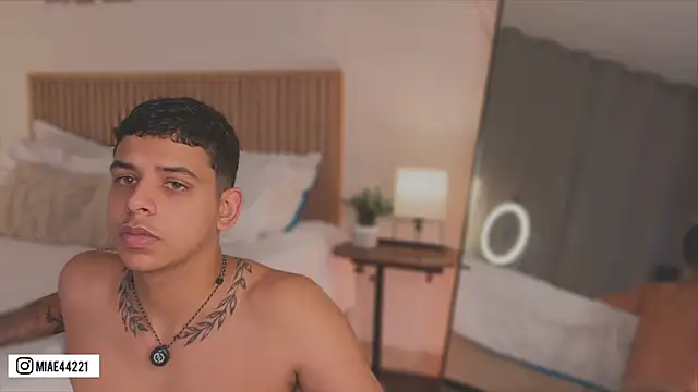 Little Emma 11 online show from April 17, 2026, 2:53 pm